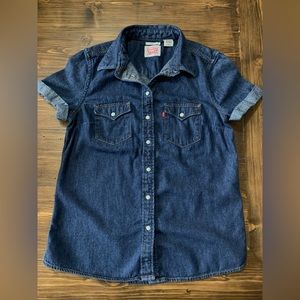 Levi’s denim button down top
